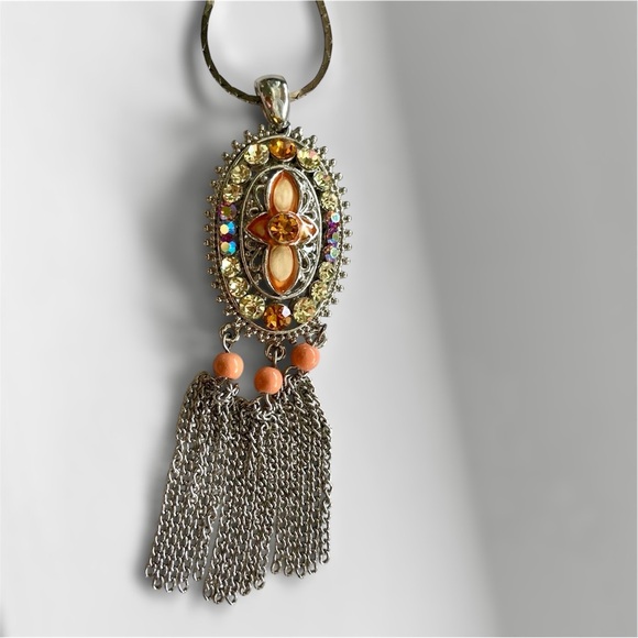 Ornate pendant with tassels - Picture 6 of 6